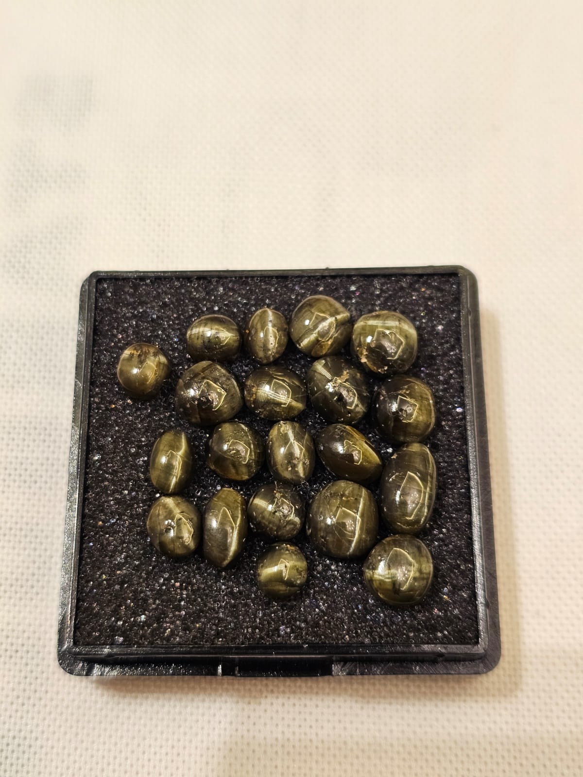 Natural Chrysoberyl Cat's Eye — Oval Cabochon Cat's-Eye