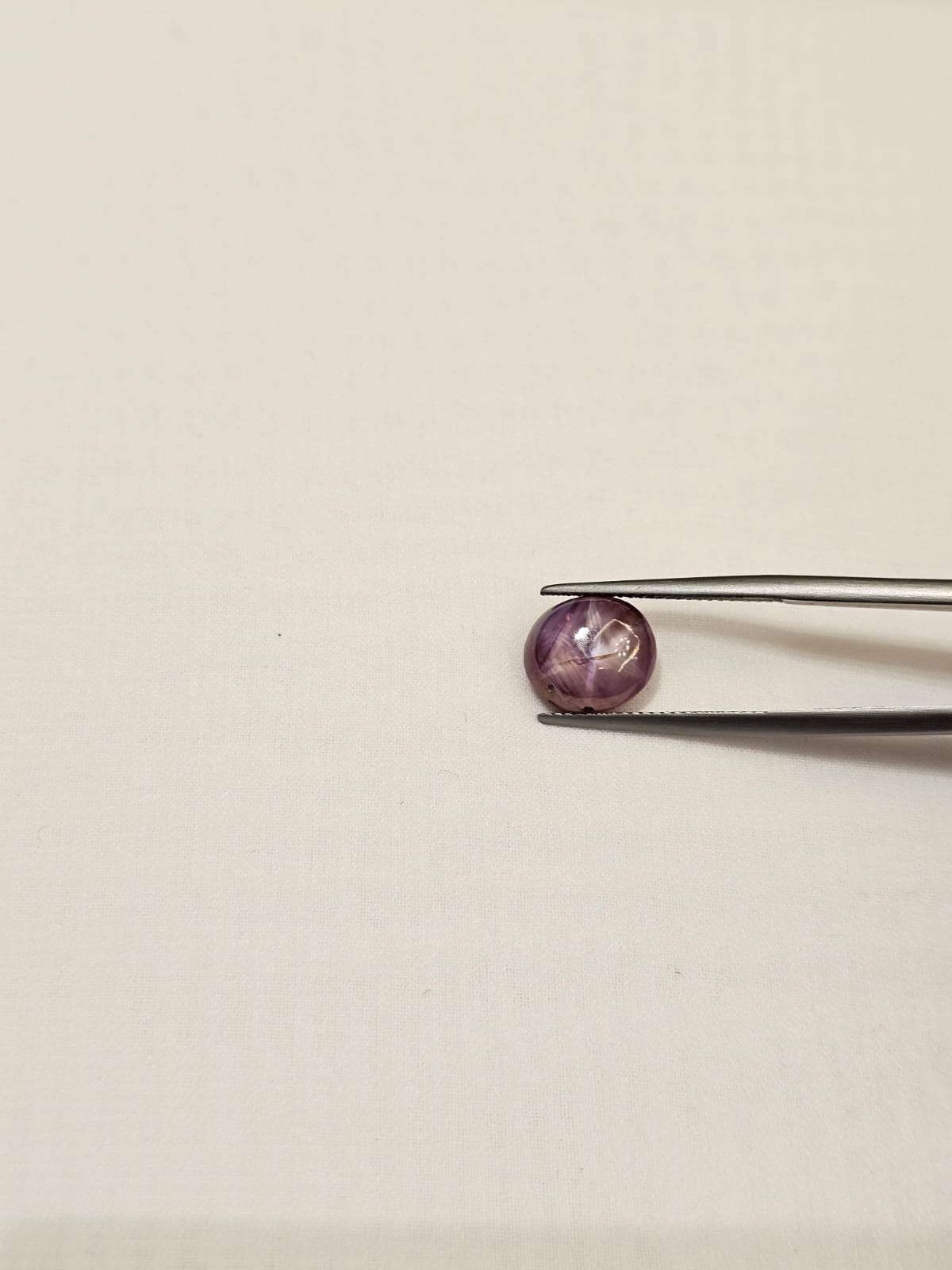 Natural Star Sapphire — Oval Cabochon Star Sapphire