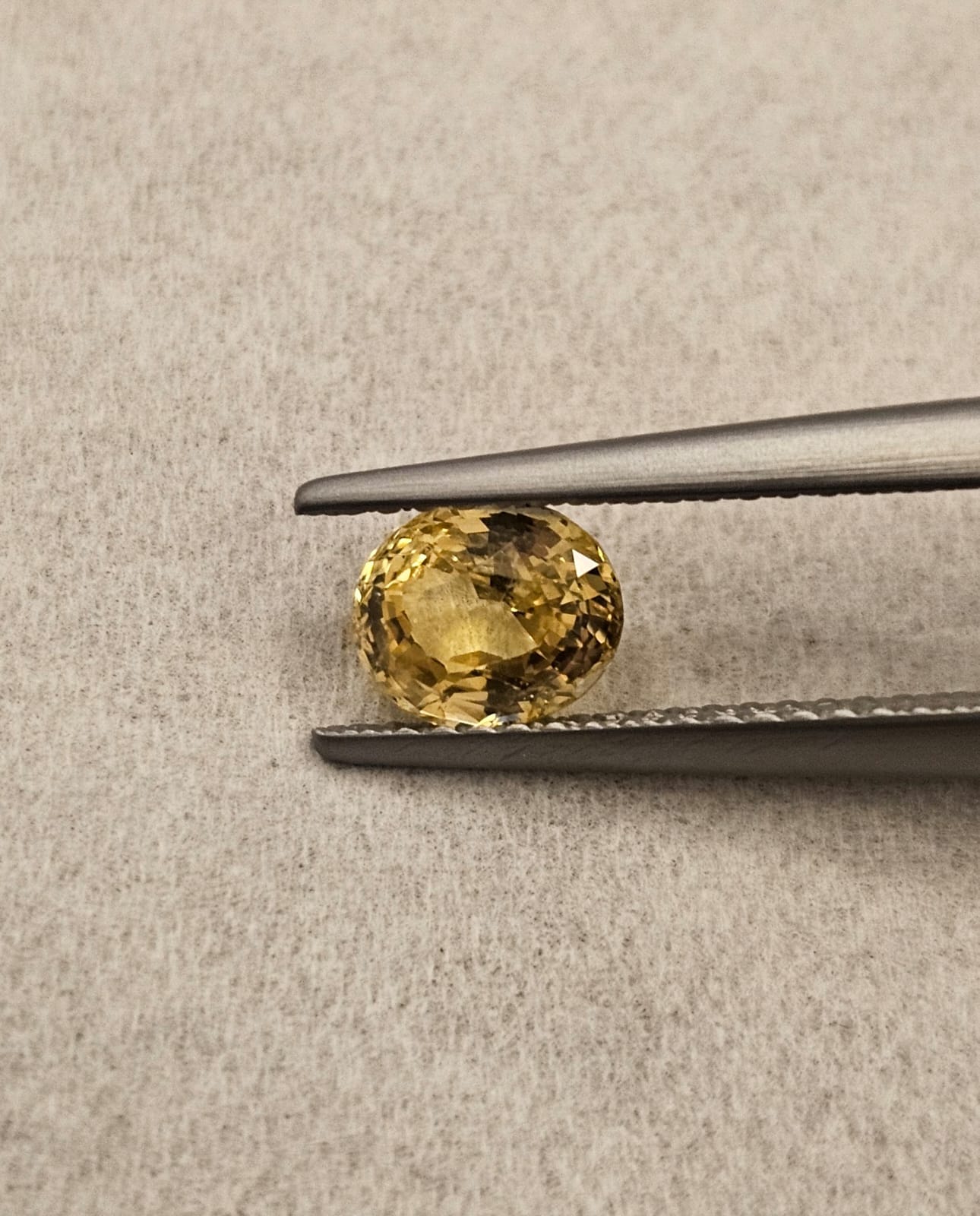 Natural Yellow Sapphire — Mixed — Oval Yellow Sapphire